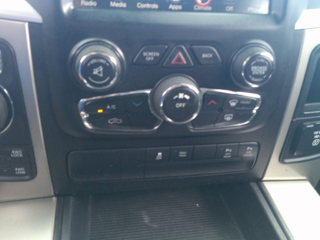RAM 1500 SLT Crew Cab SWB 4WD 2014