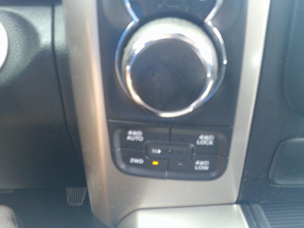 RAM 1500 SLT Crew Cab SWB 4WD 2014