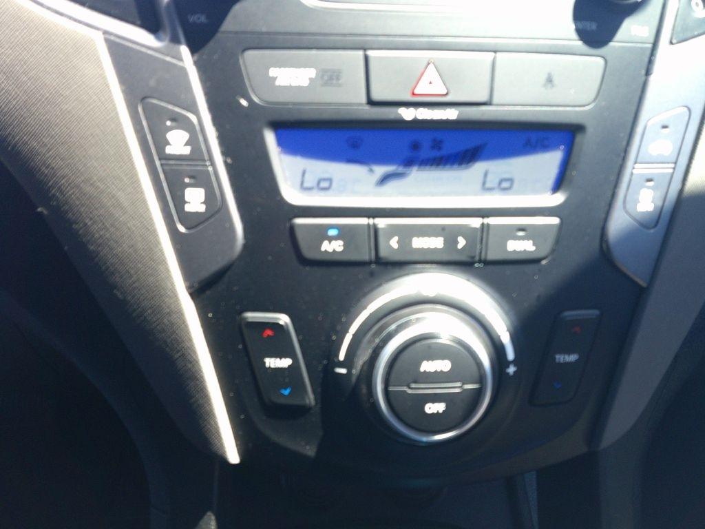 Hyundai Santa Fe AWD 4dr Auto SE 2016