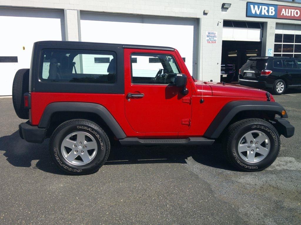 Jeep Wrangler Sport 4WD 2011