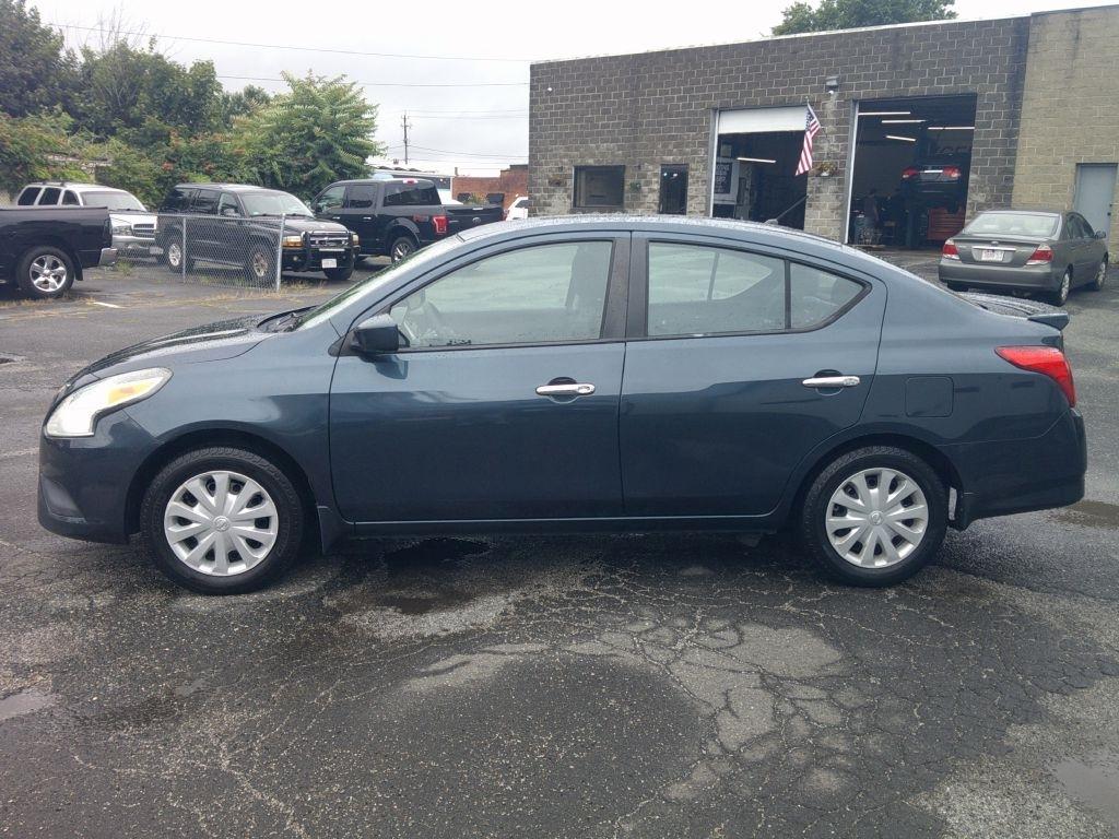 Nissan Versa 1.6 S 5M 2015