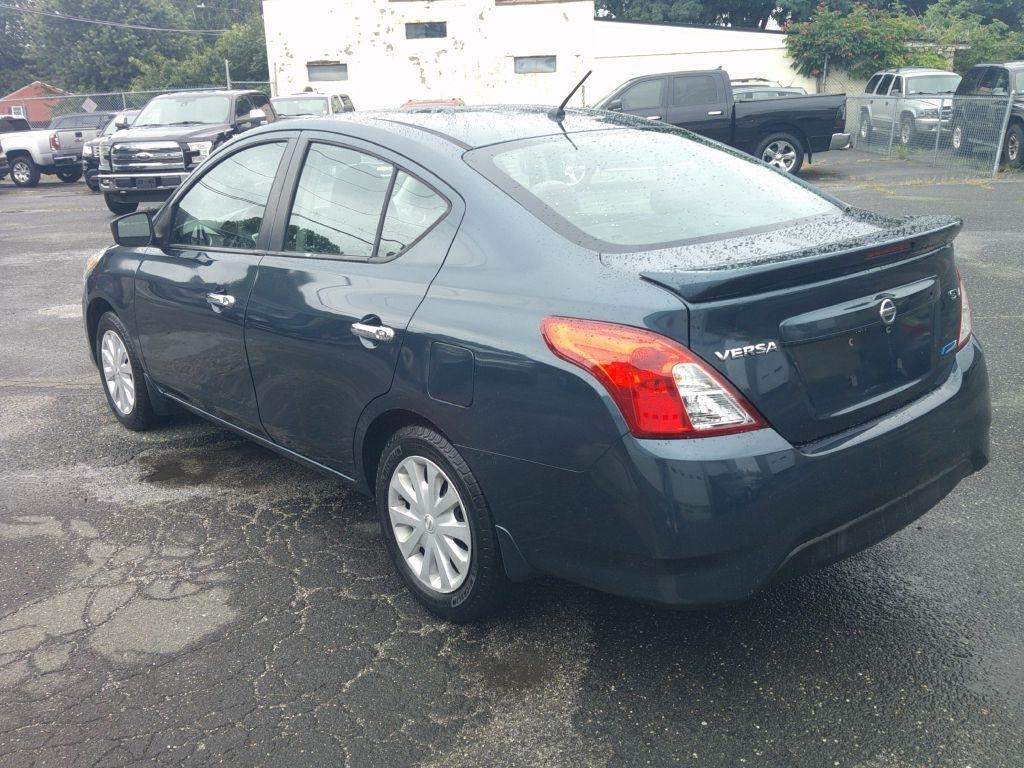 Nissan Versa 1.6 S 5M 2015