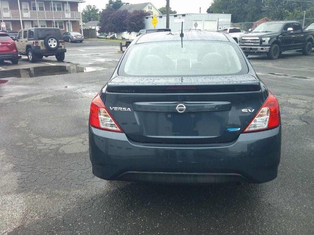 Nissan Versa 1.6 S 5M 2015