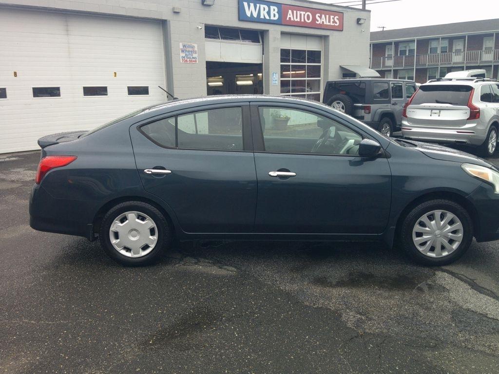 Nissan Versa 1.6 S 5M 2015
