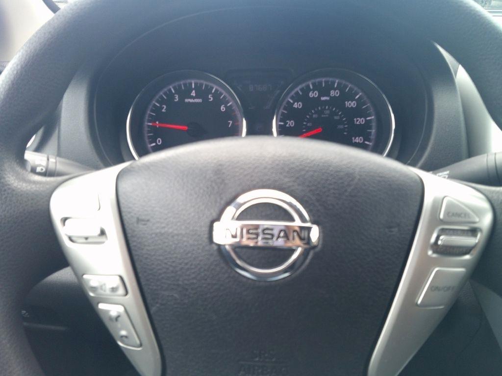 Nissan Versa 1.6 S 5M 2015