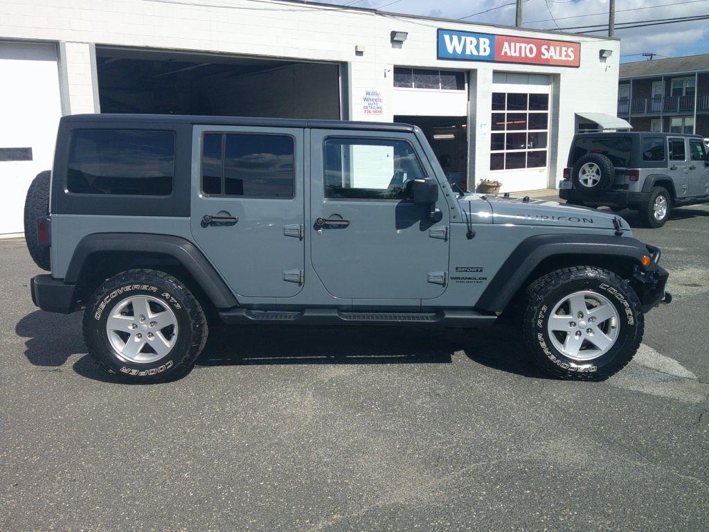 Jeep Wrangler Unlimited Sport 4WD 2015