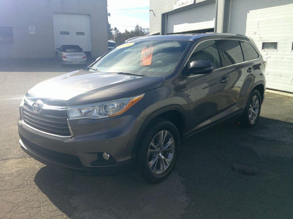 Toyota Highlander XLE FWD V6 2014