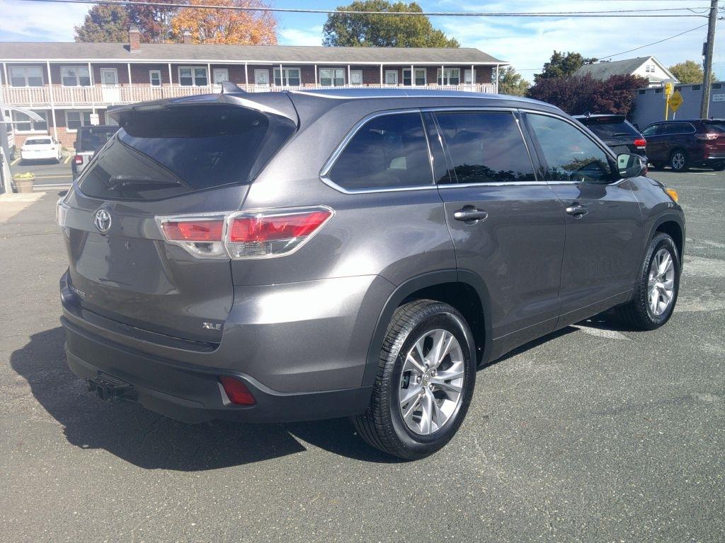 Toyota Highlander XLE FWD V6 2014