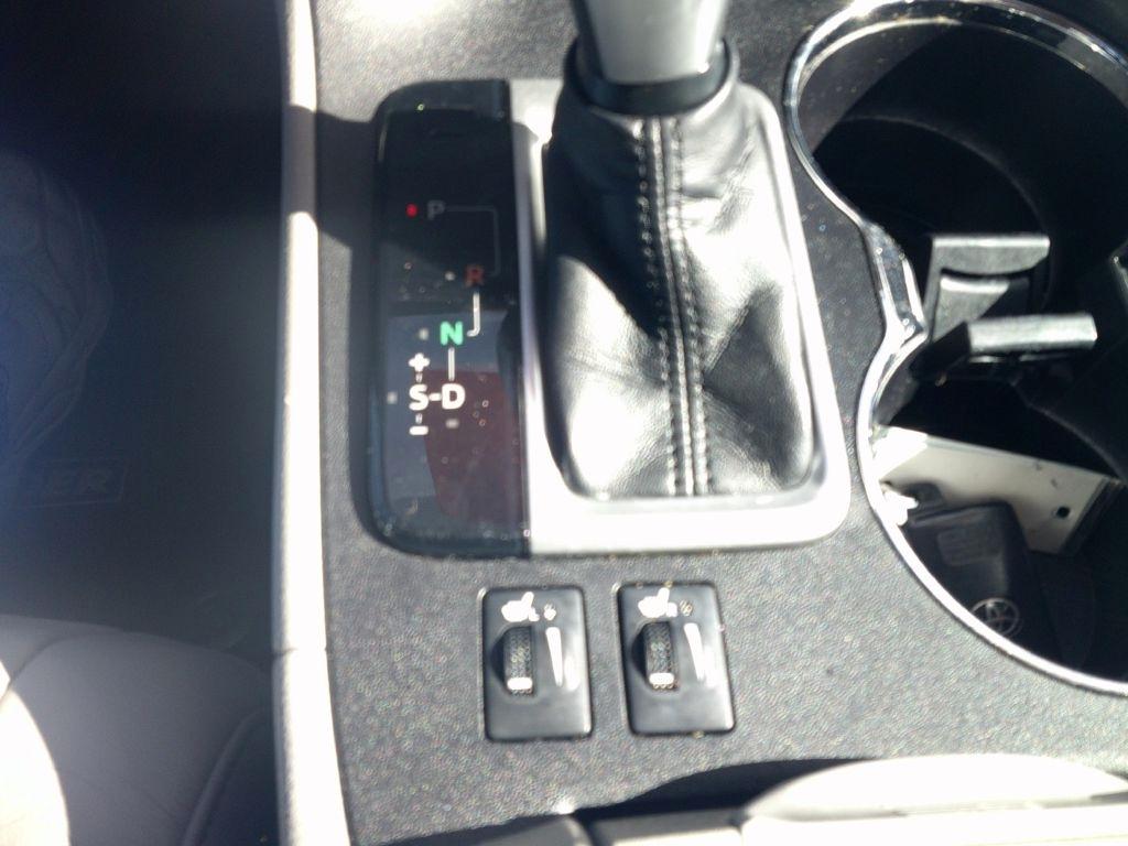 Toyota Highlander XLE FWD V6 2014