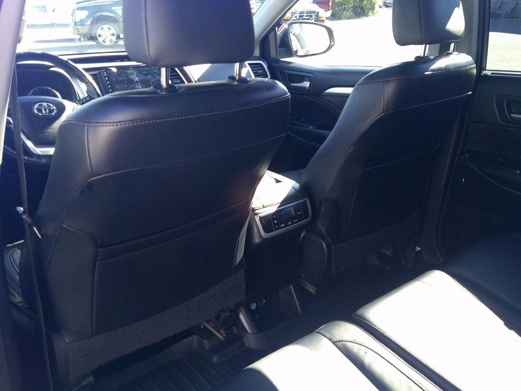 Toyota Highlander XLE AWD V6 2015