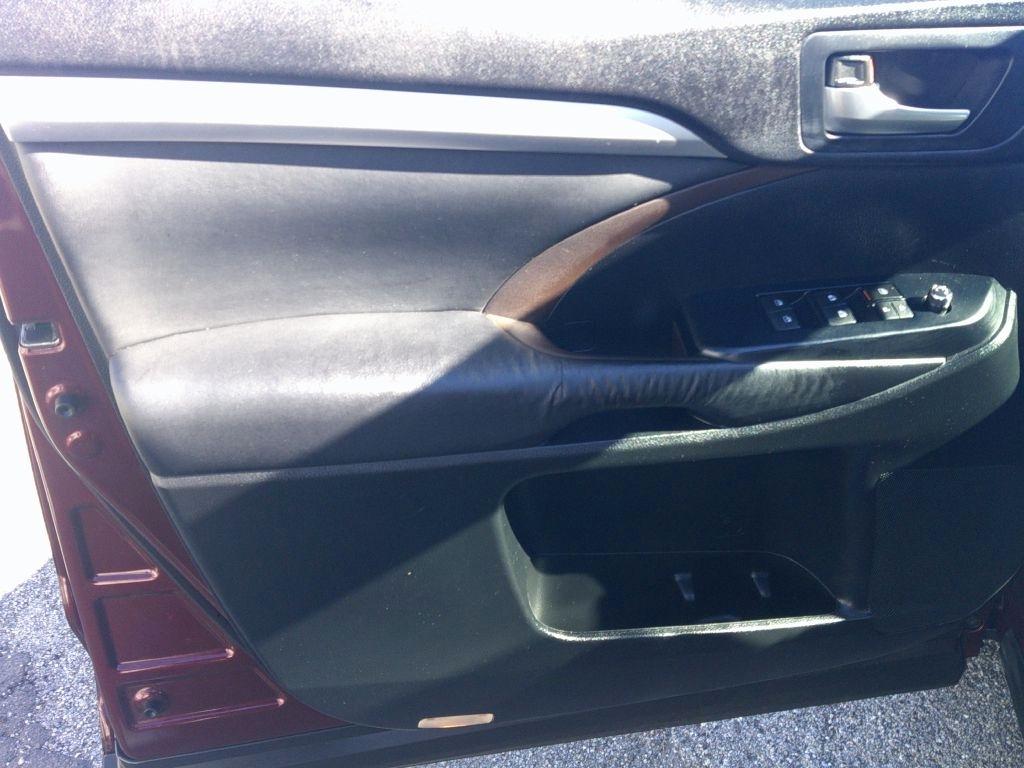 Toyota Highlander XLE AWD V6 2015