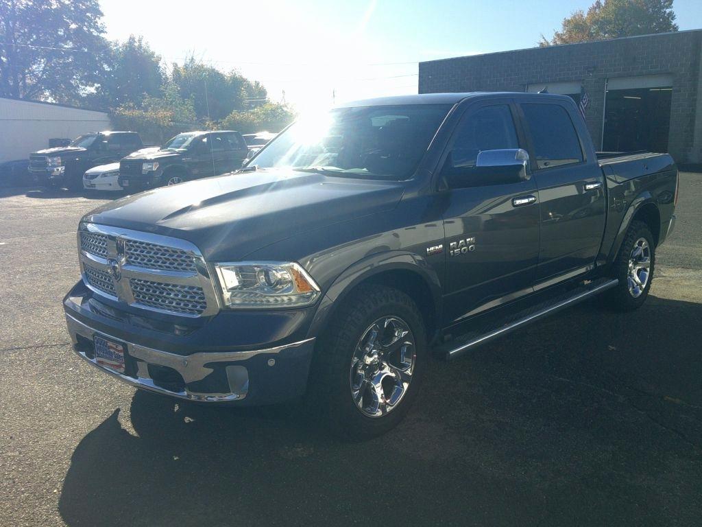 RAM 1500 Laramie Crew Cab SWB 4WD 2014