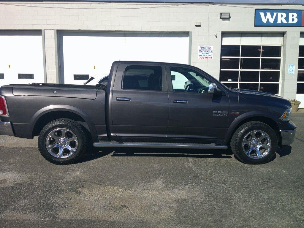 RAM 1500 Laramie Crew Cab SWB 4WD 2014