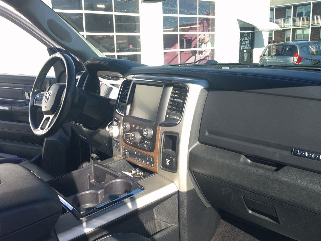 RAM 1500 Laramie Crew Cab SWB 4WD 2014