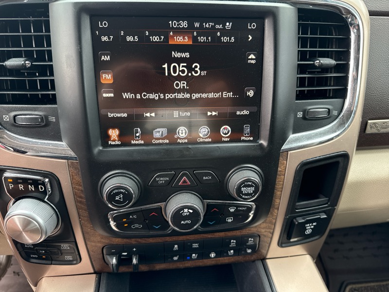 RAM 1500 Laramie Longhorn Edition Crew Cab SWB 2WD 2017 RAM 1500 Laramie Longhorn Edition Crew Cab SWB 2WD 2017