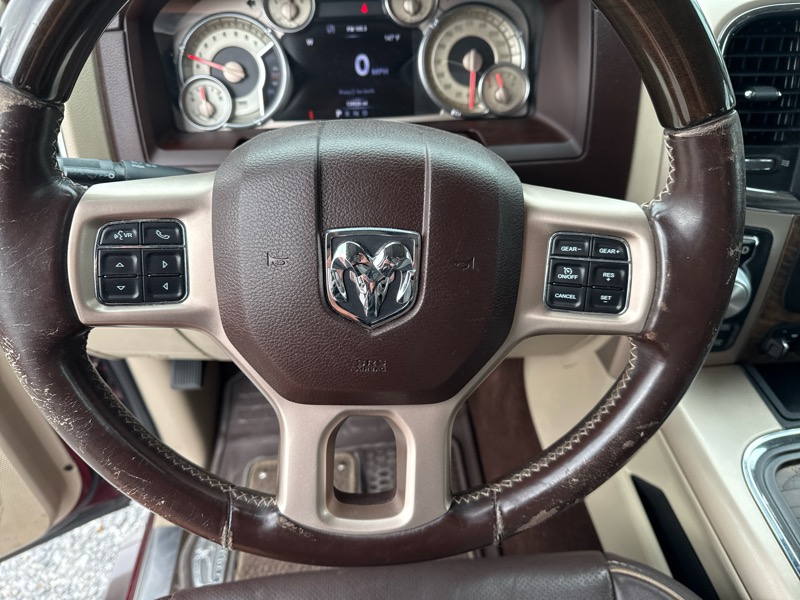 RAM 1500 Laramie Longhorn Edition Crew Cab SWB 2WD 2017 RAM 1500 Laramie Longhorn Edition Crew Cab SWB 2WD 2017