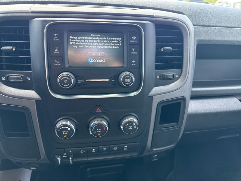 RAM 2500 Tradesman Crew Cab SWB 4WD 2018 RAM 2500 Tradesman Crew Cab SWB 4WD 2018