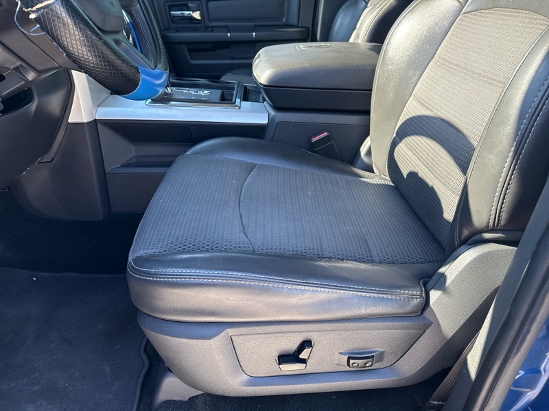 RAM 1500 Sport Crew Cab 4WD 2011 RAM 1500 Sport Crew Cab 4WD 2011