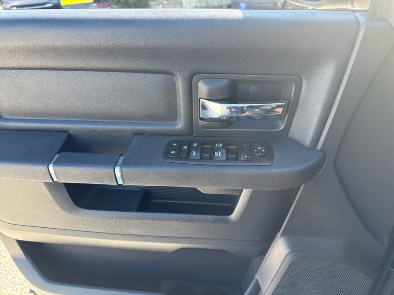 RAM 1500 Sport Crew Cab 4WD 2011 RAM 1500 Sport Crew Cab 4WD 2011