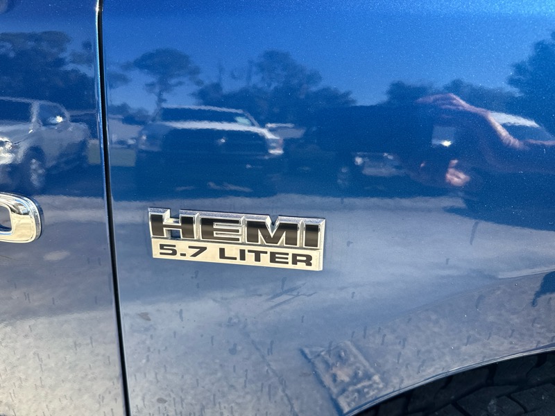 RAM 1500 Sport Crew Cab 4WD 2011 RAM 1500 Sport Crew Cab 4WD 2011