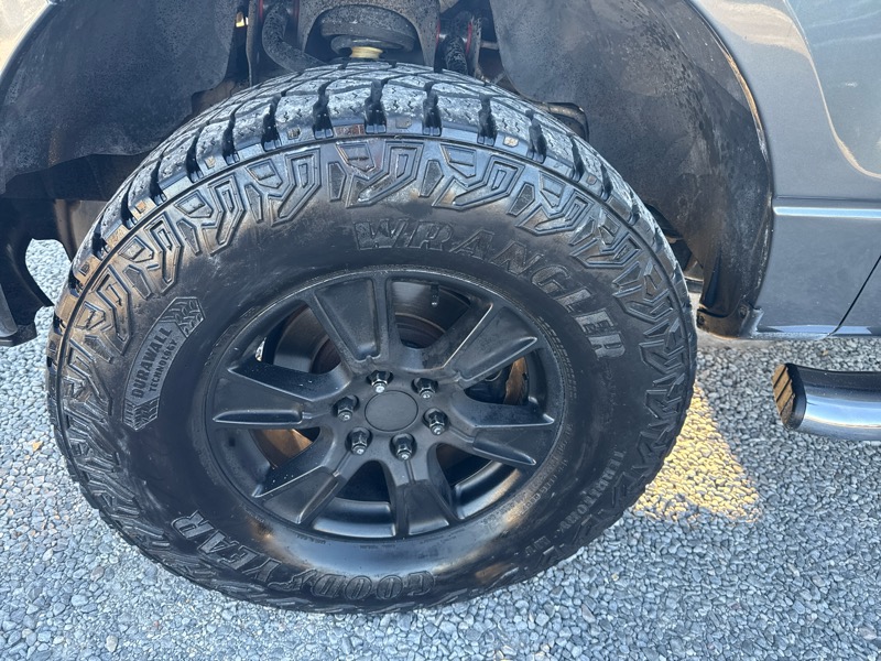 Ford F-150 XLT 2WD SuperCrew 5.5' Box 2011