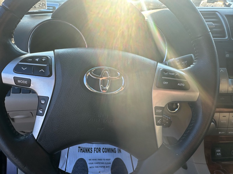 Toyota Highlander Limited 2WD 2012