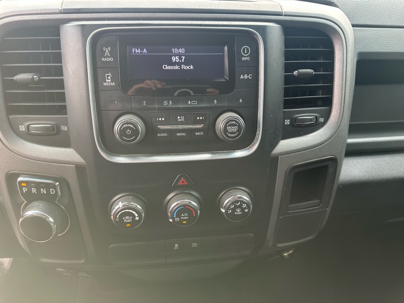 RAM 1500 Tradesman Crew Cab SWB 2WD 2015