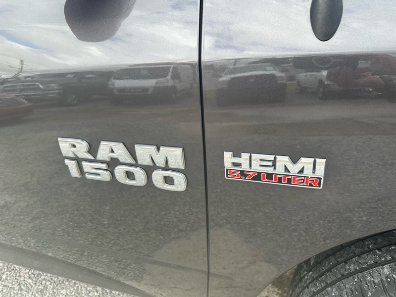 RAM 1500 Tradesman Crew Cab SWB 2WD 2015