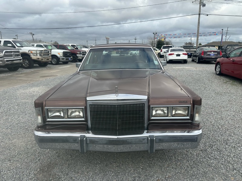 Lincoln Town Car Signature 4D Sedan 1988
