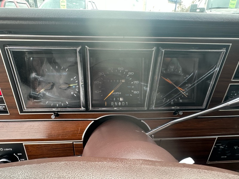 Lincoln Town Car Signature 4D Sedan 1988