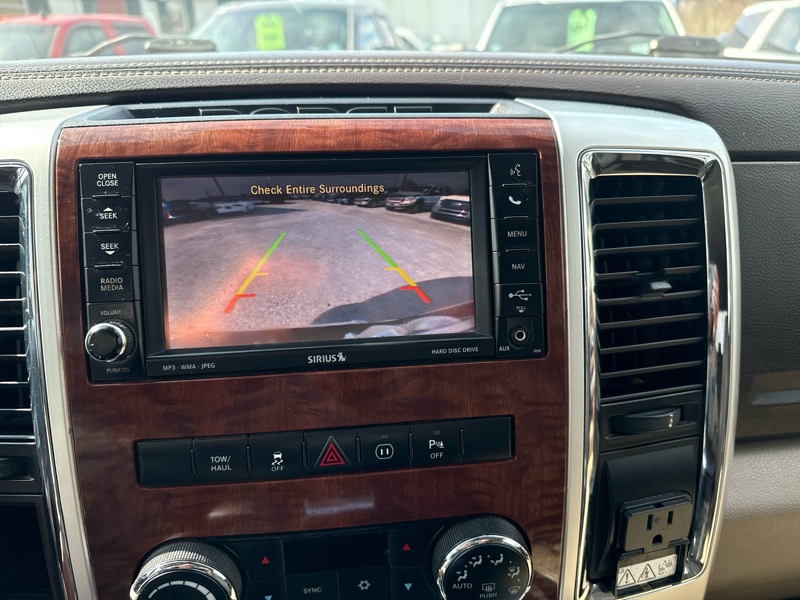 RAM 1500 Laramie Crew Cab 2WD 2012