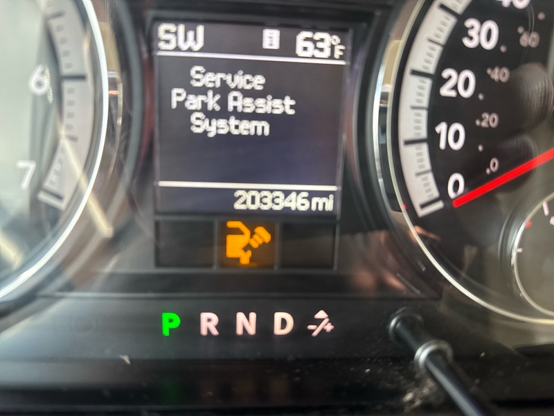 RAM 1500 Laramie Crew Cab 2WD 2012