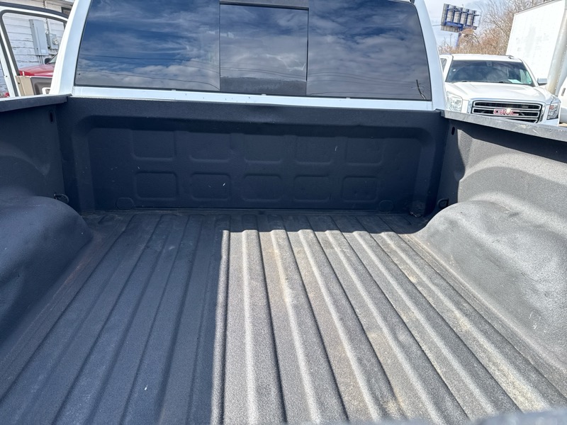 RAM 1500 Laramie Crew Cab 2WD 2012