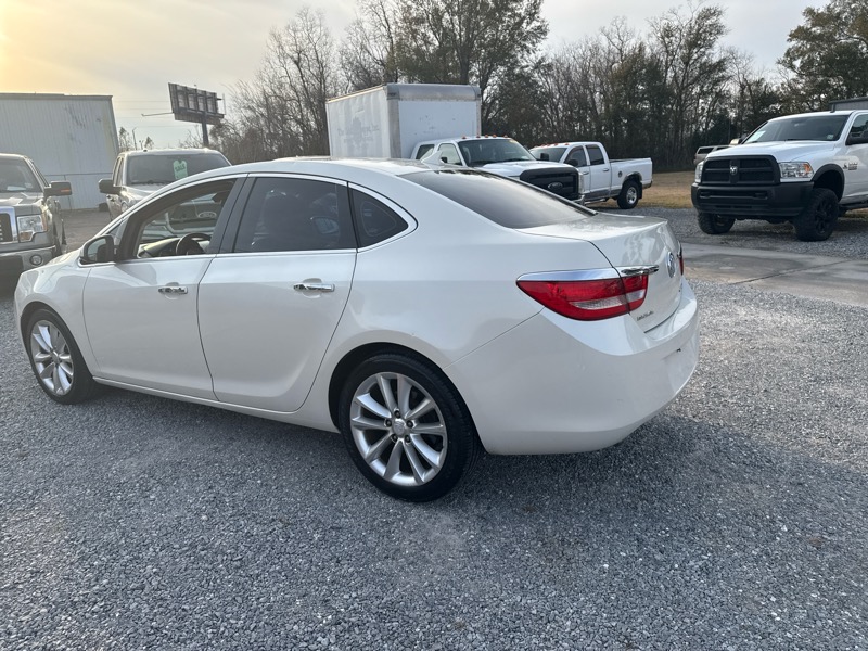 Buick Verano Base 2013
