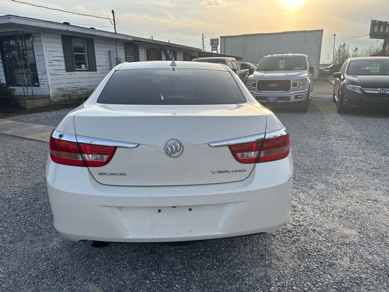 Buick Verano Base 2013