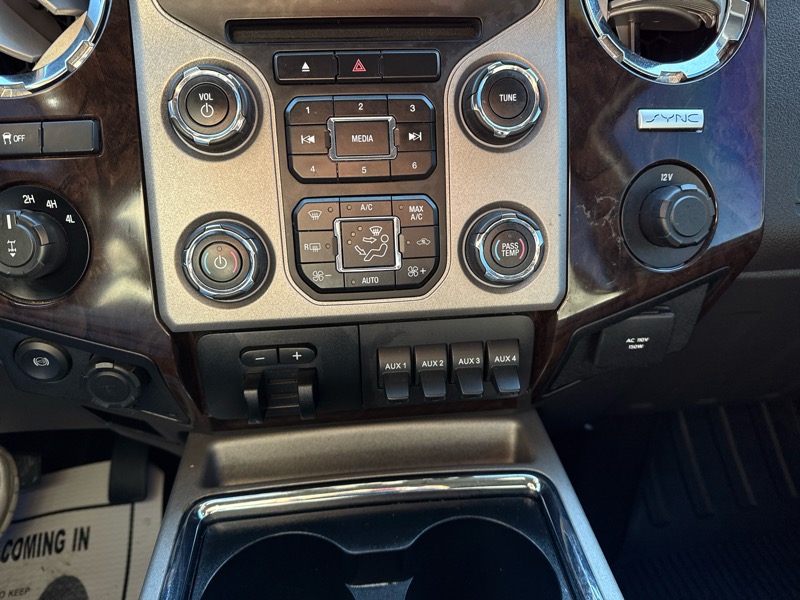 Ford F-250 SD Lariat Crew Cab 4WD 2016