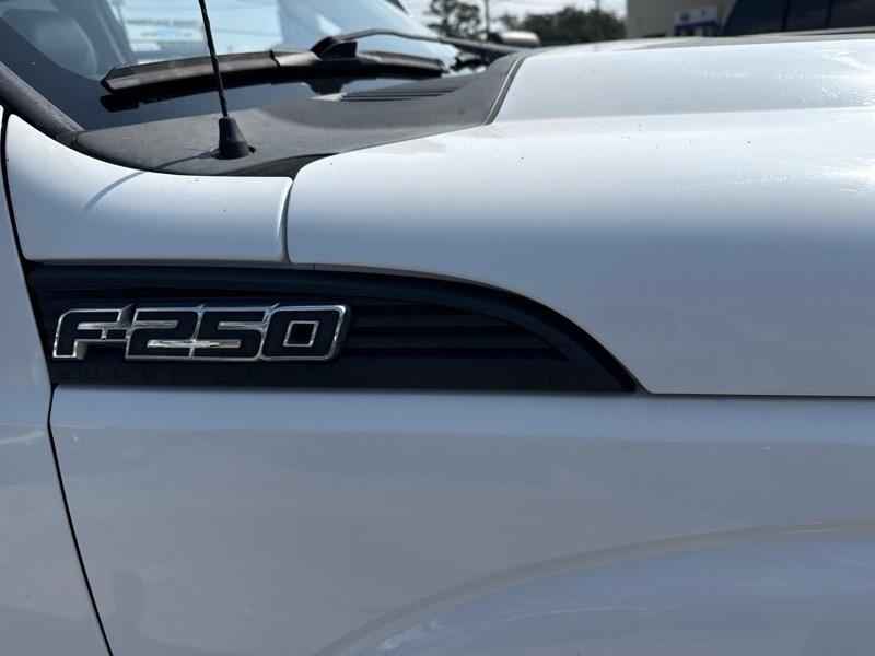 Ford F-250 SD XL Crew Cab LWB 2WD 2013