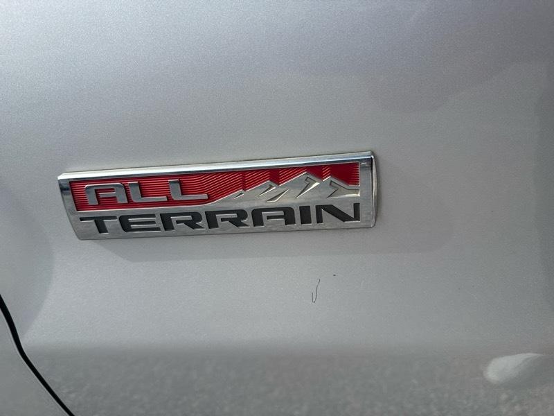 GMC Sierra 1500 SLT Crew Cab 4WD SWB 2014