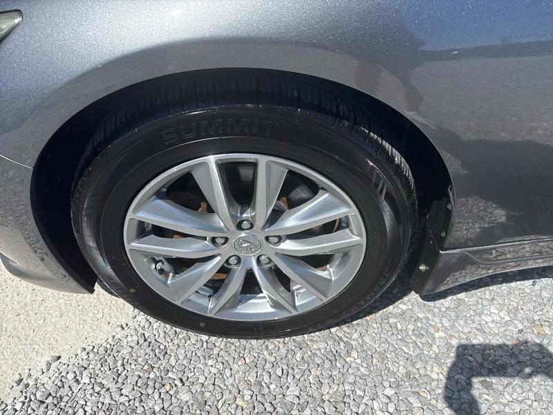 Infiniti Q50 Base AWD 2015