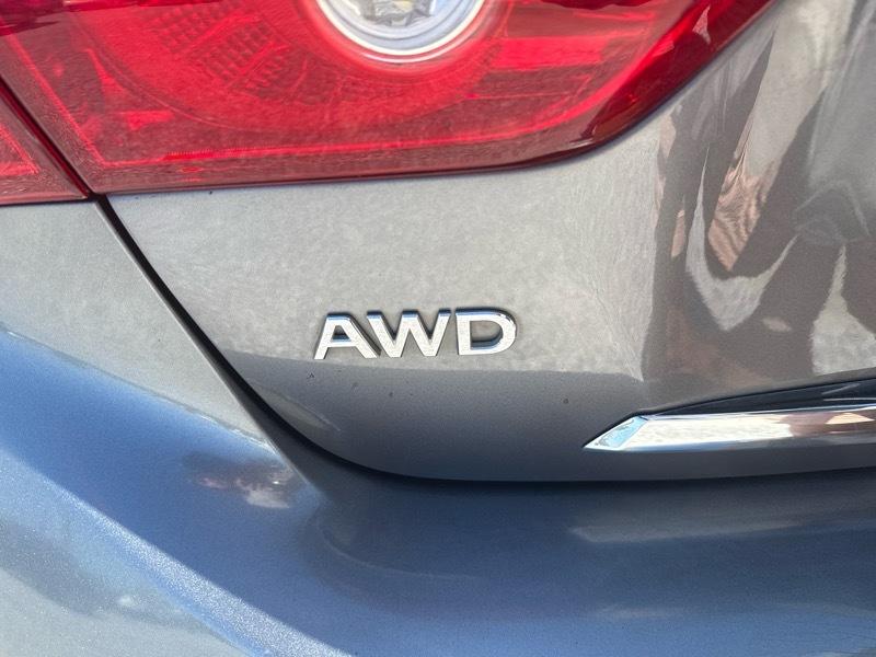 Infiniti Q50 Base AWD 2015