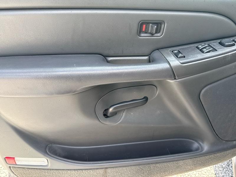 Chevrolet Silverado 1500 LS Extended Cab 2WD 2004