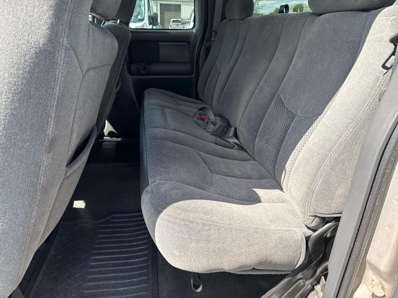 Chevrolet Silverado 1500 LS Extended Cab 2WD 2004