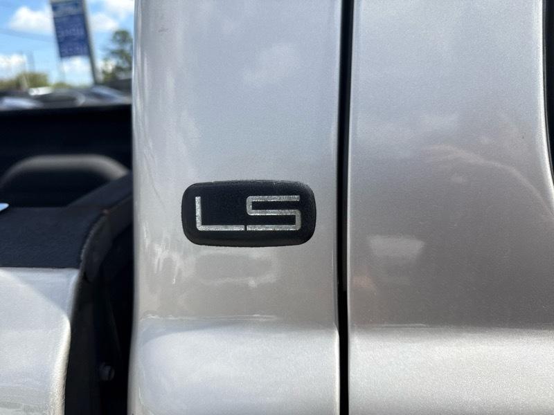 Chevrolet Silverado 1500 LS Extended Cab 2WD 2004