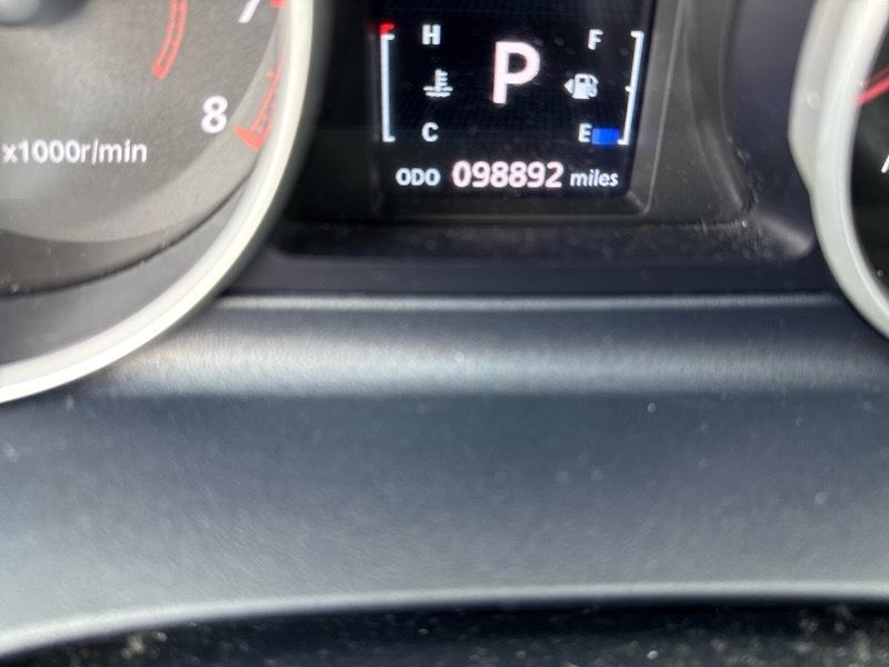 Mitsubishi Outlander SE 2WD 2010