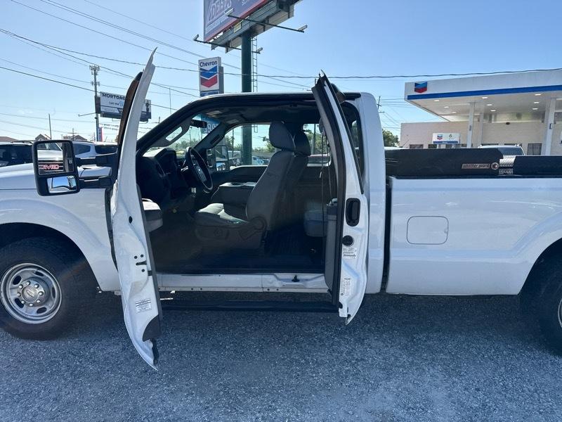 Ford F-250 SD XL SuperCab 2WD 2012