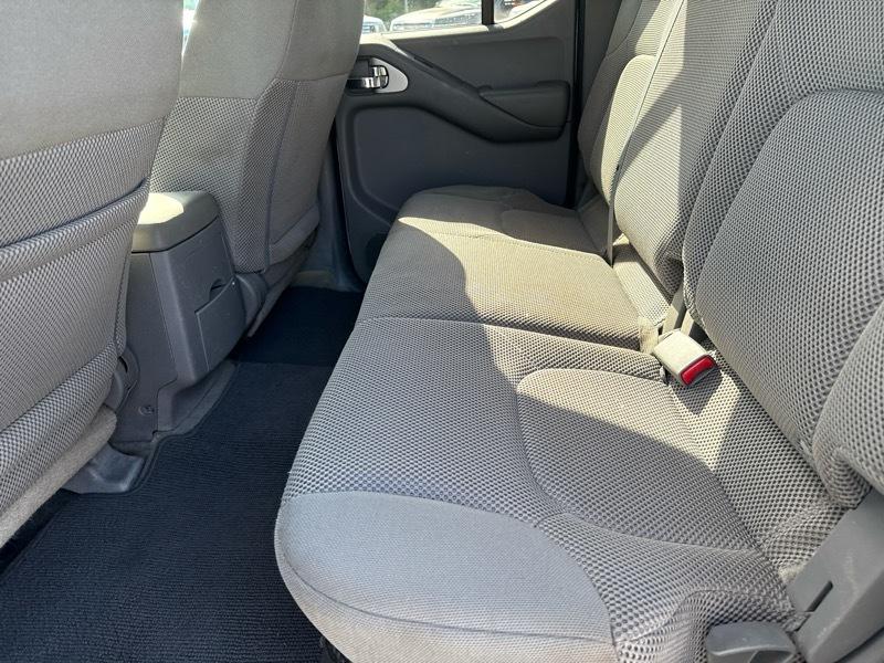 Nissan Frontier S Crew Cab 5AT 2WD 2016