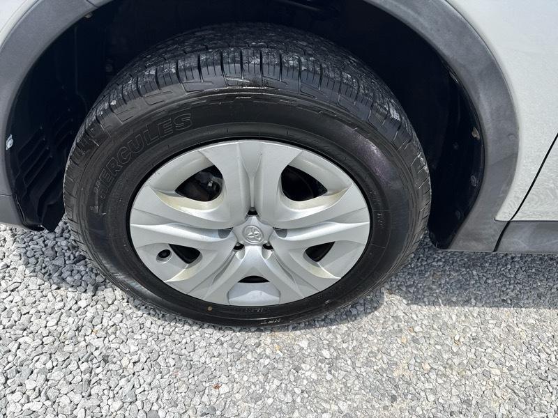 Toyota RAV4 LE FWD 2015