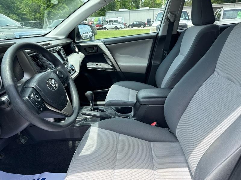 Toyota RAV4 LE FWD 2015