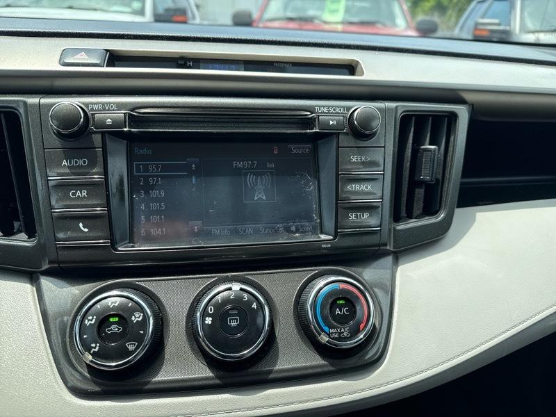 Toyota RAV4 LE FWD 2015