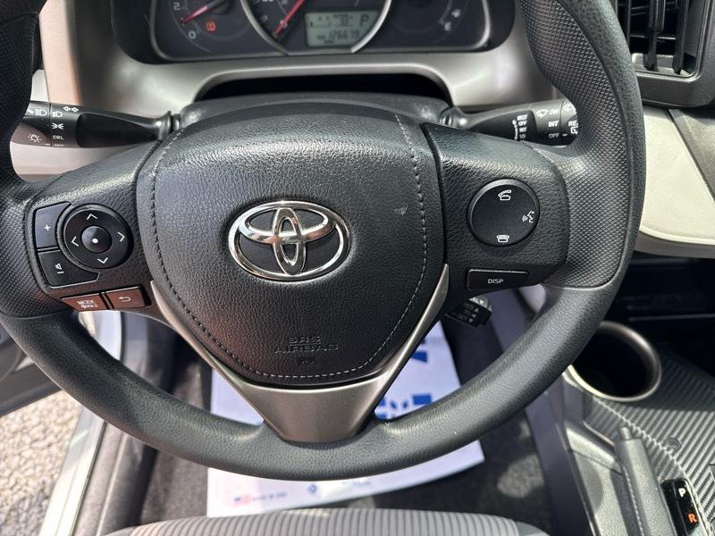 Toyota RAV4 LE FWD 2015